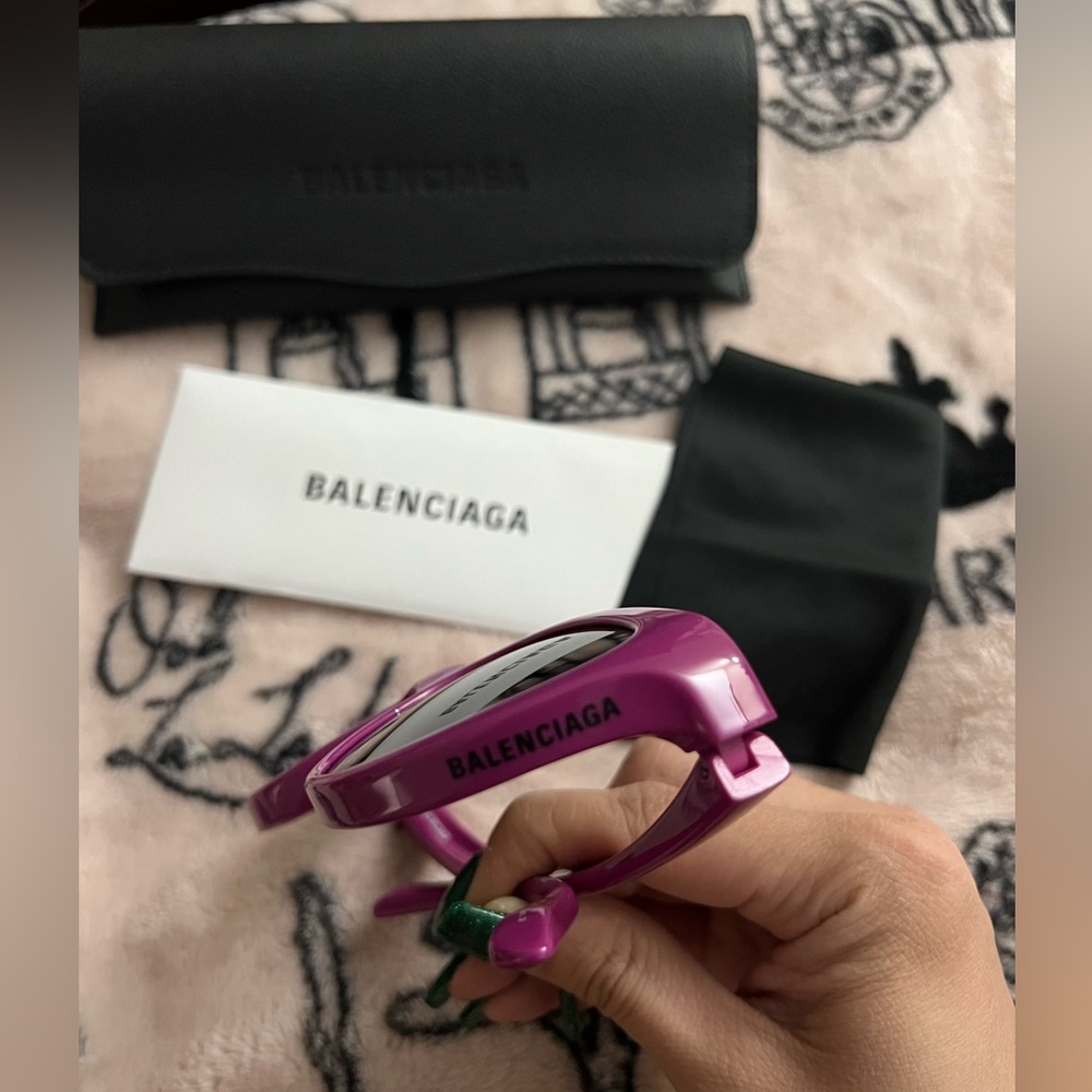 New BALENCIAGA Sunglasses - Picture 2 of 7